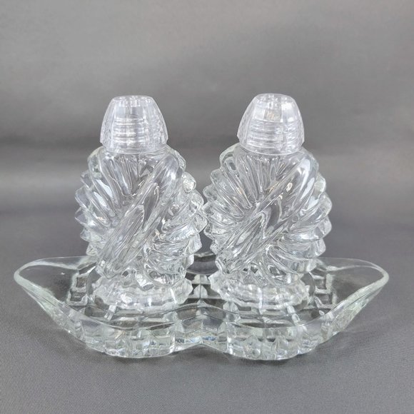 Glass Shakers Salt & Pepper With Tray Plastic Top Read - Picture 1 of 16